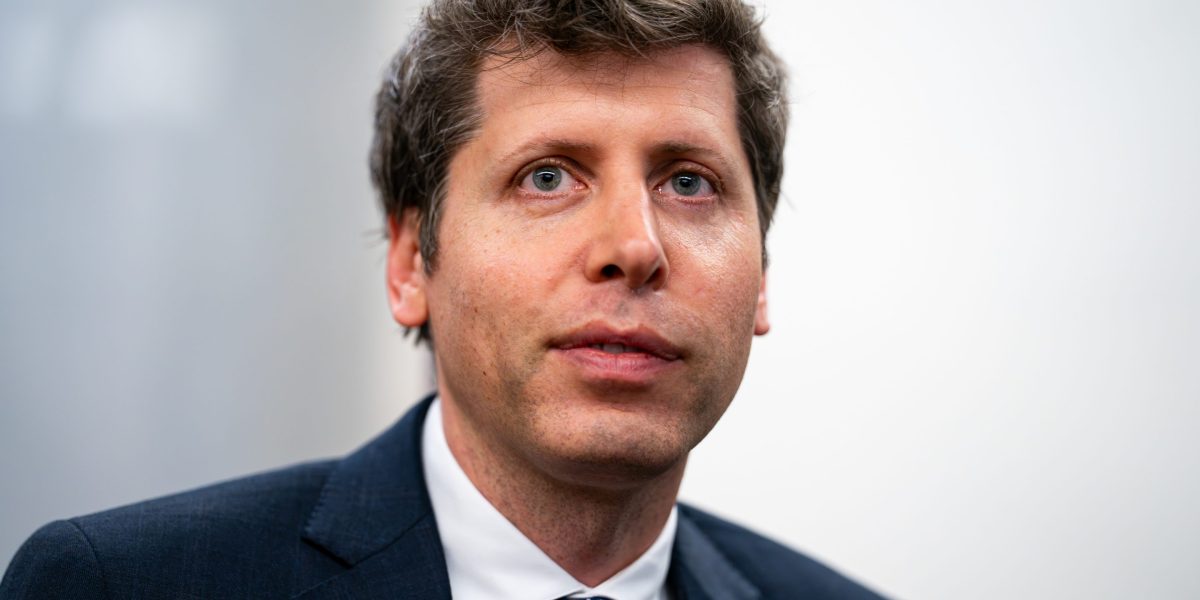Sam Altman reveals the investing advice billionaire Peter Thiel gave him that’s led to a .3 billion net worth