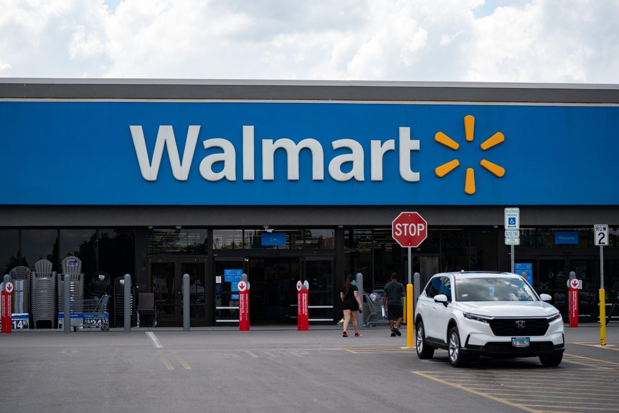Facing weary customers, Walmart will use its nearly $3 billion in tariff refunds to lower prices