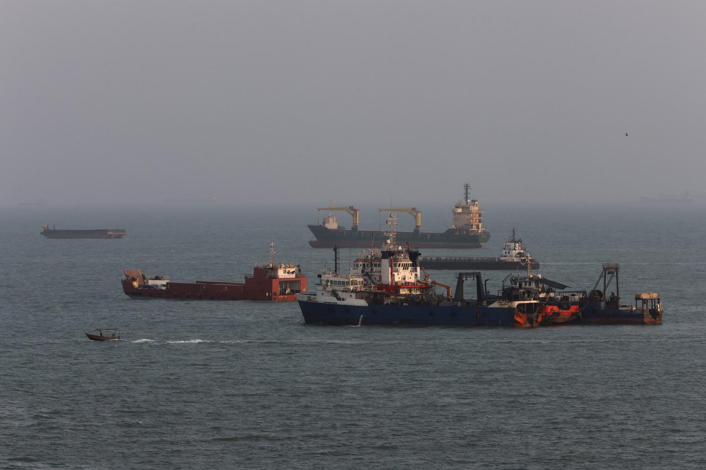 Iran, Oman home in on Hormuz Strait deal as ship attacks mount