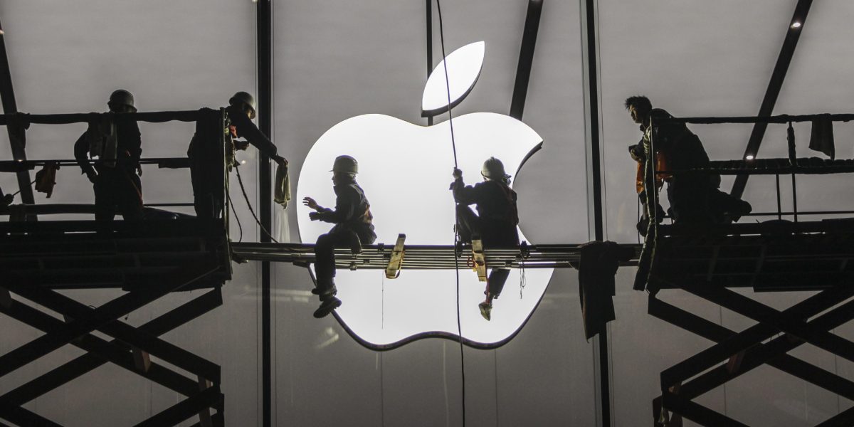 With latest Wall Street downgrade, Apple now has the most &lsquo;Sell ratings since shortly after Steve Jobs&rsquo; death