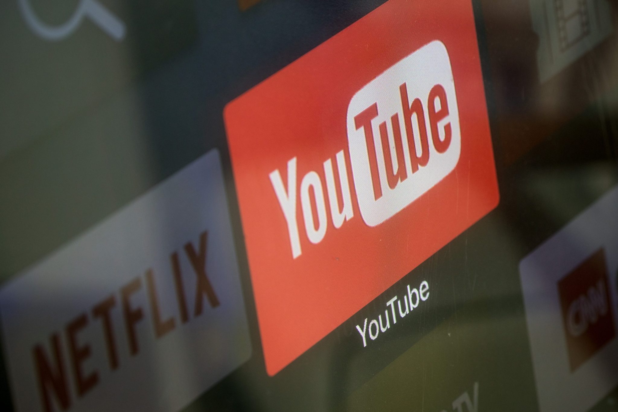 YouTube offers creators millions to not work with Netflix