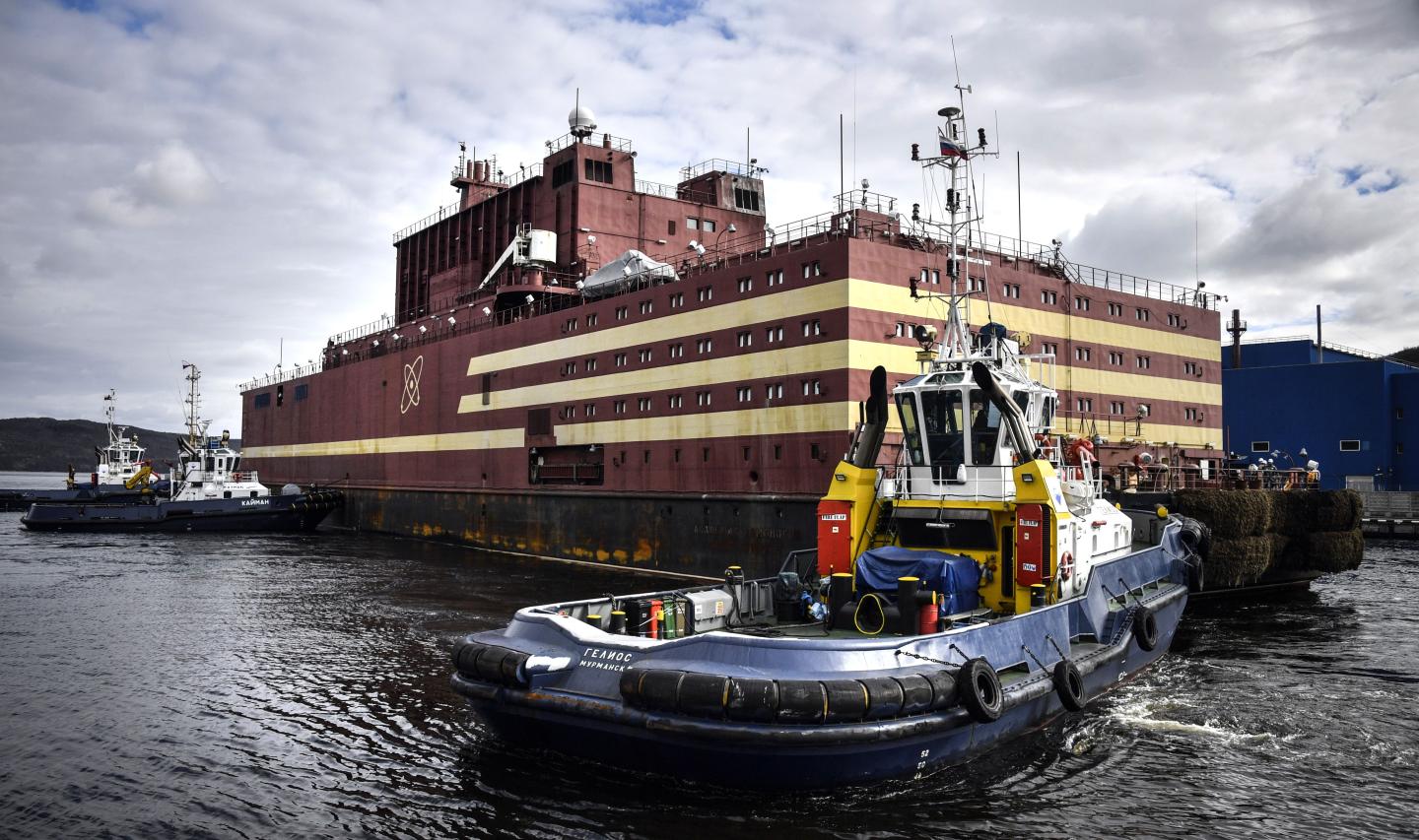 Offshore nuclear barges could power ports and data centers—starting with California, where nuclear is banned