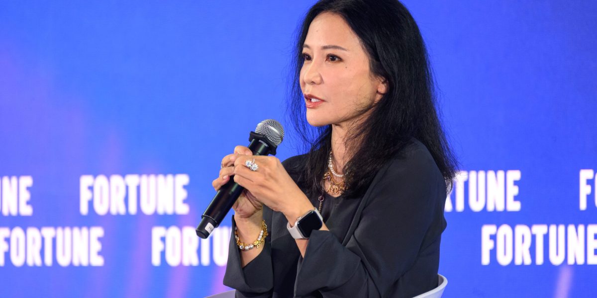 Christina Zhu’s Leadership and Walmart’s China Strategy Christina Zhu’s Leadership and Walmart’s China Strategy