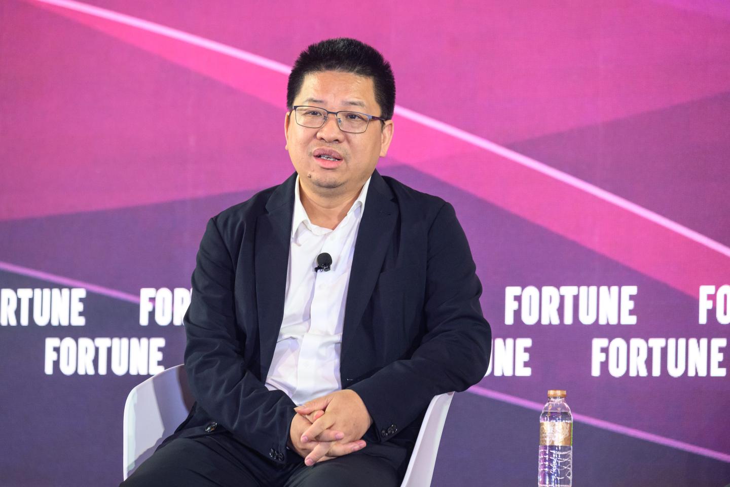 China has too much green energy. Experts think AI can fix that