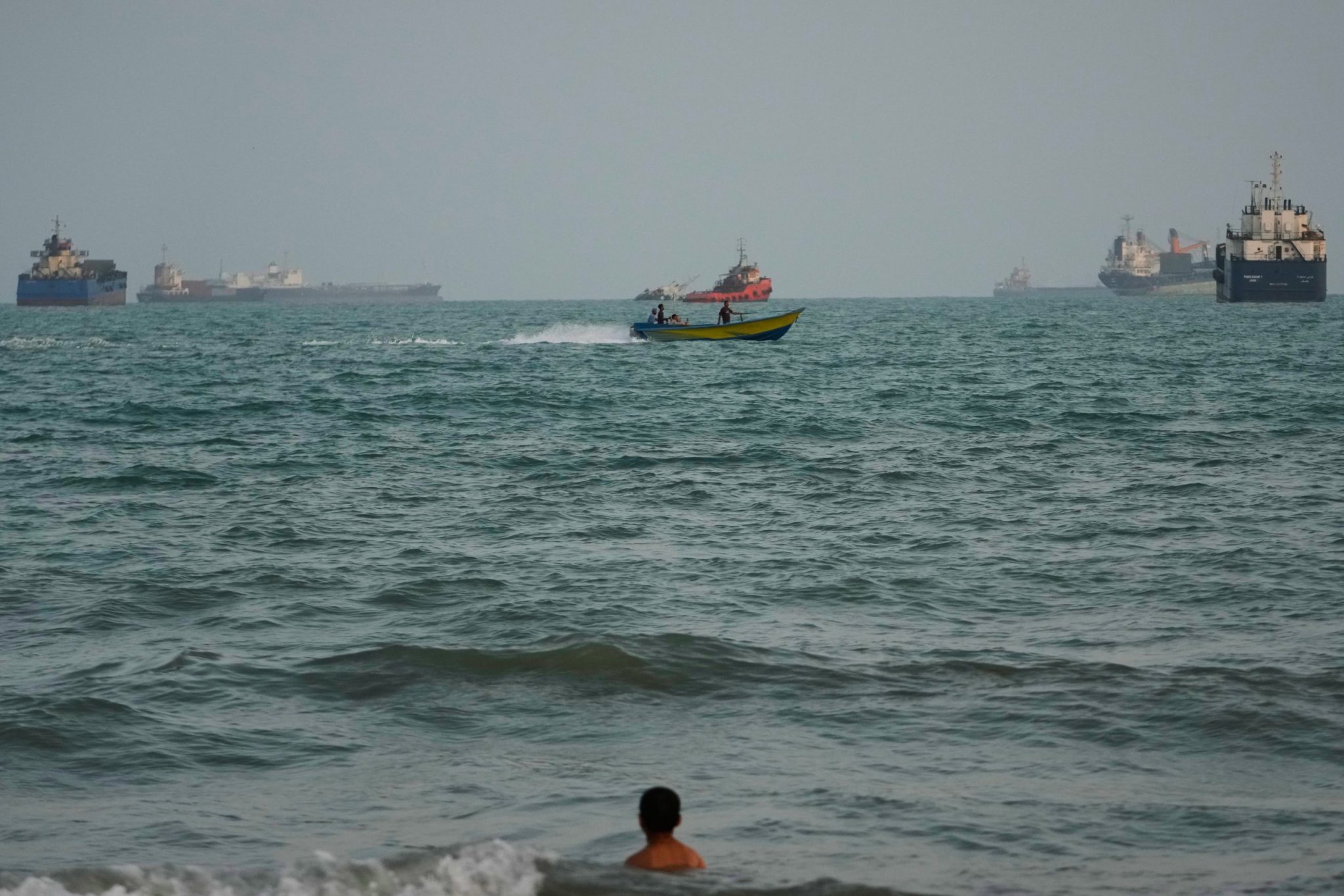 U.S. military strikes Iranian tankers and warns it will destroy Tehran’s oil fleet if necessary after Navy aircraft carrier and destroyer are targeted