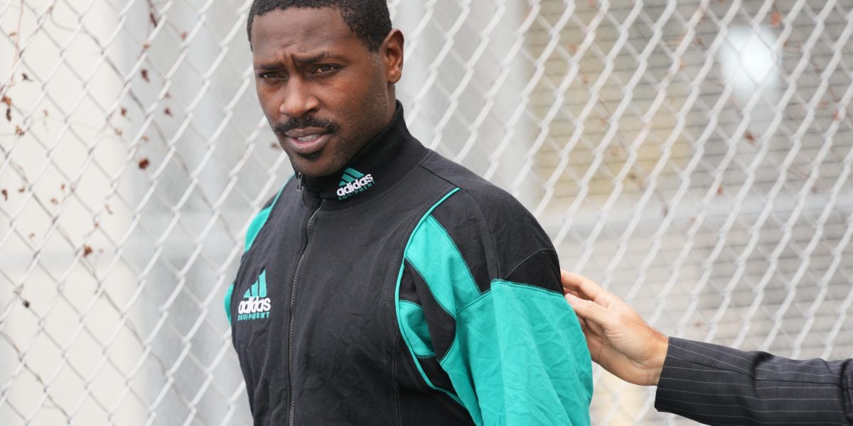 Ex NFL star Antonio Brown once faced 30 years for attempted murder. Now he’ll plead no contest to aggravated assault and avoid prison entirely