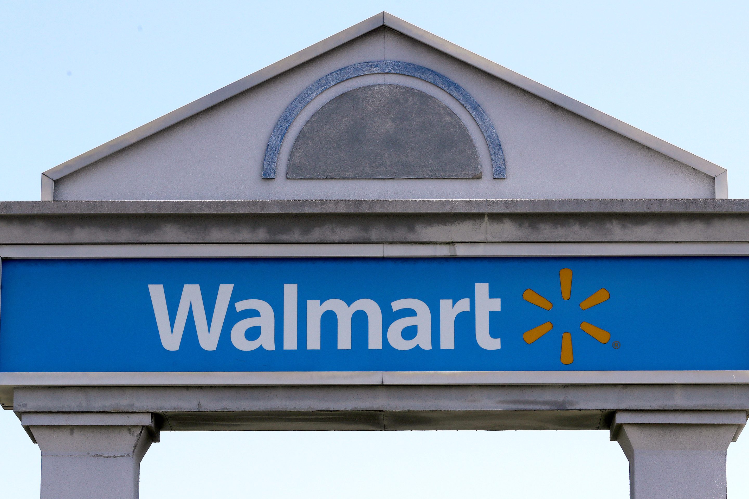 fortune.com - Anne D'Innocenzio - Walmart CEO says that the retail giant and its AI shopping assistant aren't using personal information to set prices amid rollout of digital labels