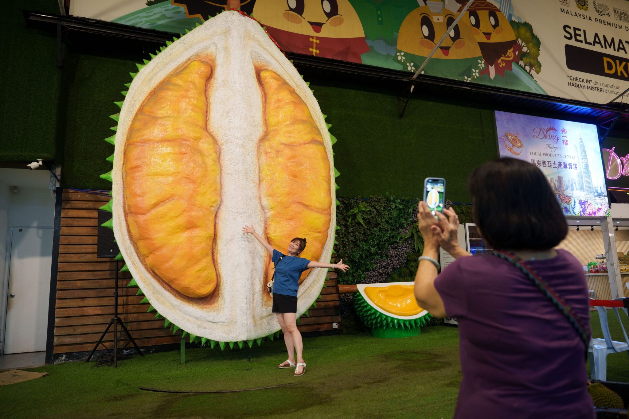 Malaysia waits until its durians are fully ripe — and fully smelly. China’s $7.5 billion market looks on hungrily