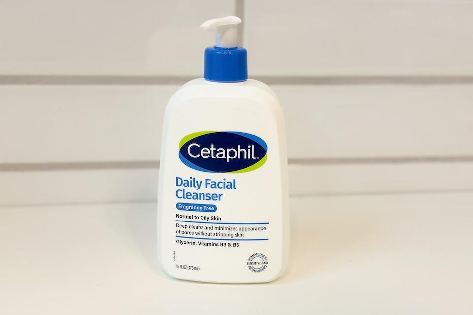 Cetaphil as best face wash for sensitive skin