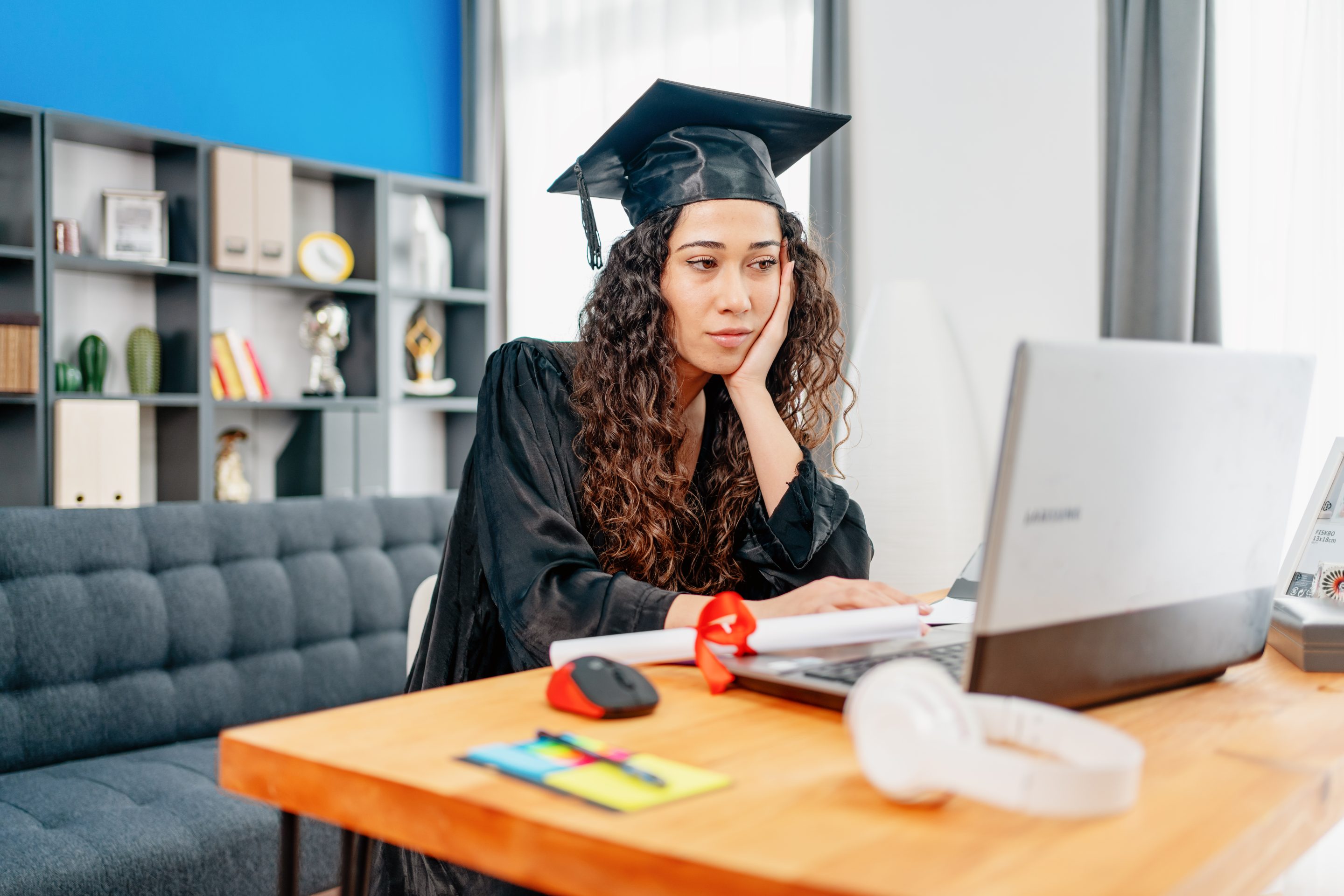 fortune.com - Catherina Gioino - College grads shut out of AI-exposed majors since 2022 are ending up in retail and food service instead of the white-collar jobs they studied for