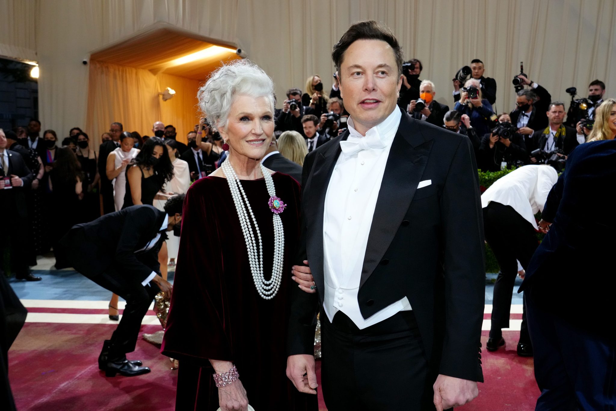 Elon Musk’s mom isn’t fussy about where she sleeps either—Maye Musk stays in a garage when she visits the Tesla CEO in Texas