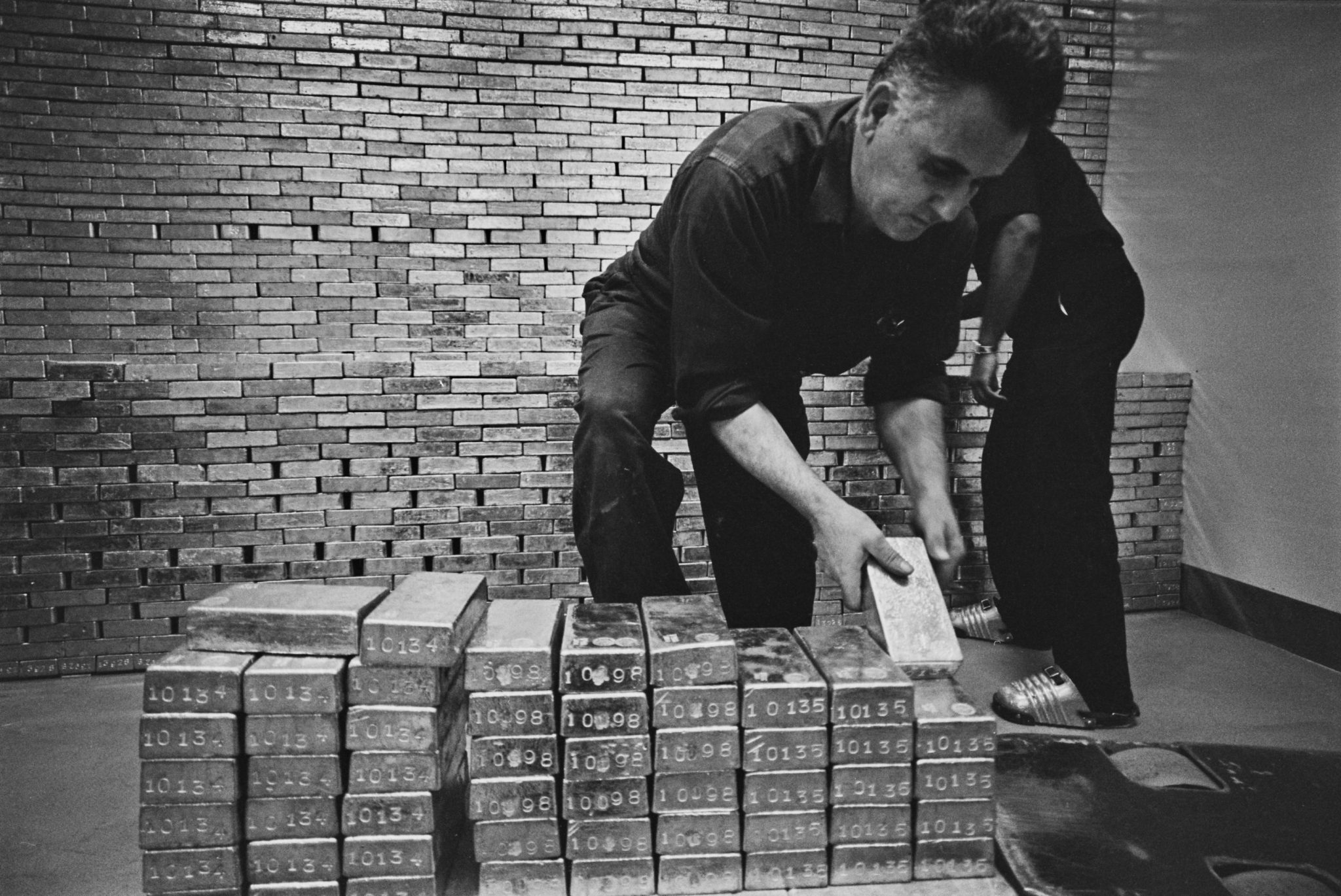 As U.S. Treasury intervened in the bond market, the Netherlands rushed 86 tons of gold out of America because of ‘geopolitical unrest’