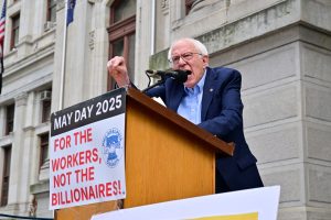 Sanders Reintroduces 32-Hour Workweek Bill