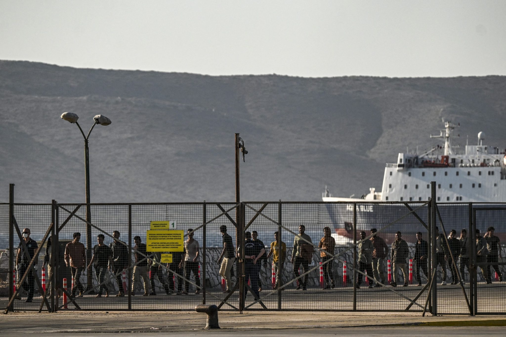 Denmark and four EU countries agree on migrant ‘return hubs’ outside the bloc, aim to start by 2027