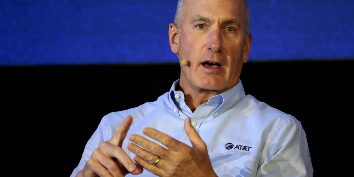 Like Jamie Dimon, AT&T CEO says if you attend a meeting, you need to show up prepared