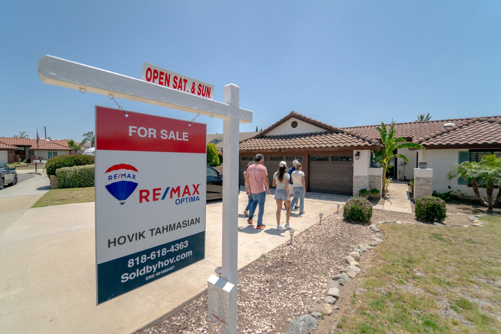 Mortgage lending standards are so tight that homebuyers must have ‘pristine’ credit histories, study says, as sales head for 31-year low