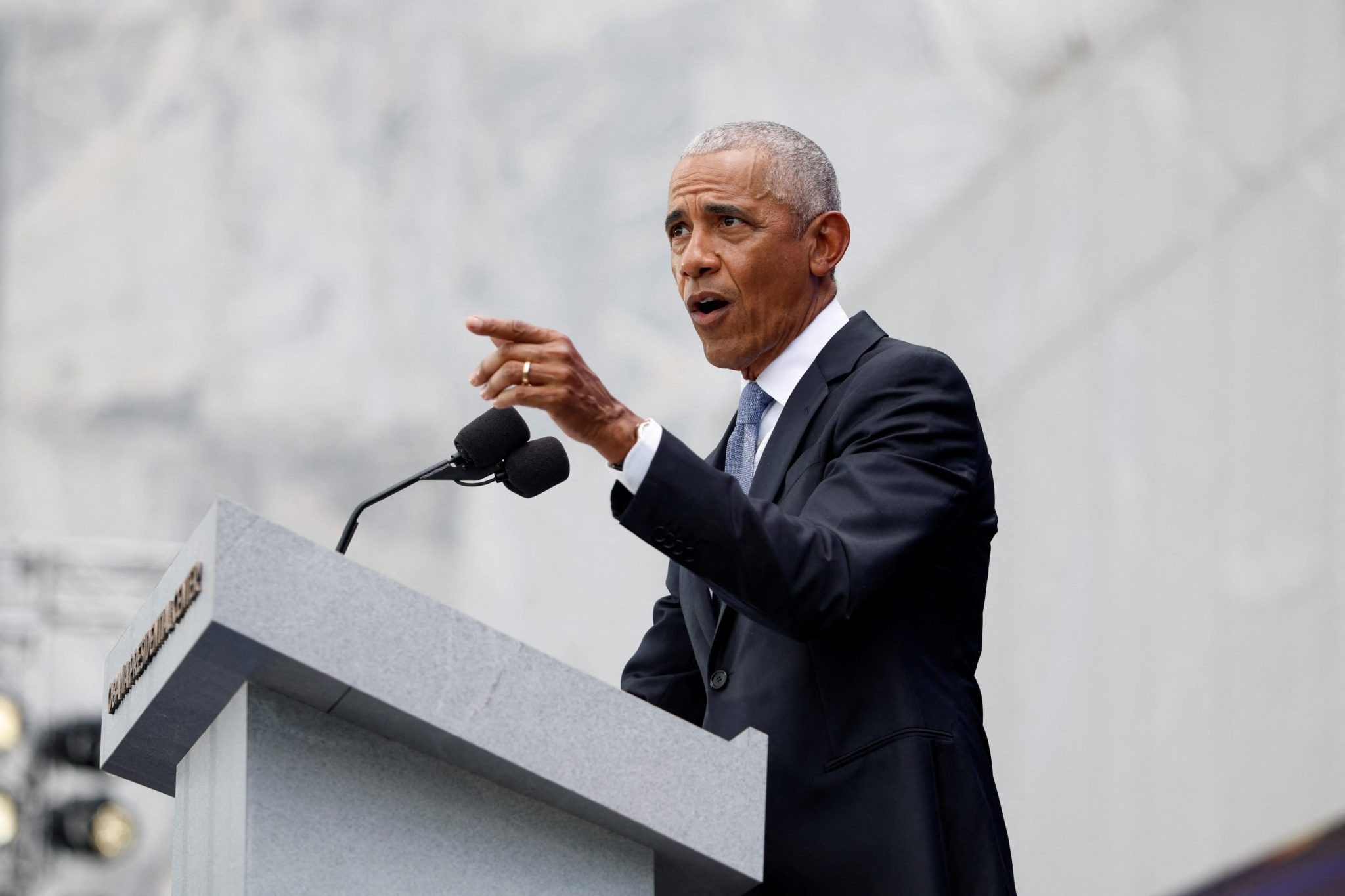 While Barack Obama urges Democrats to make AI a campaign issue, Trump downplays the need to slow development despite dire warnings