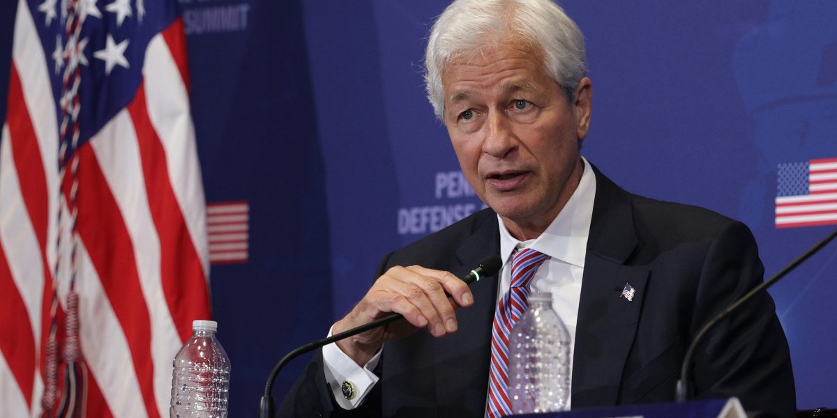 Jamie Dimon runs JPMorgan’s 300,000 employees—but says it beats rivals by fighting in Navy SEAL-sized teams