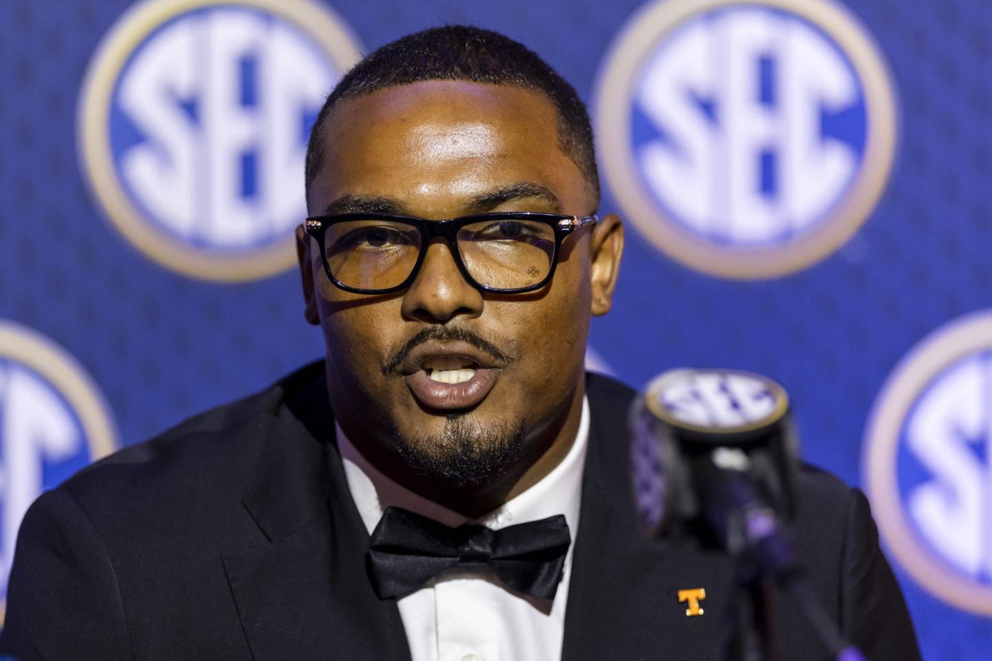 Tennessee linebacker Arion Carter was suspended over a $427 flight—now he’s donating that amount to charity for every tackle he makes this season