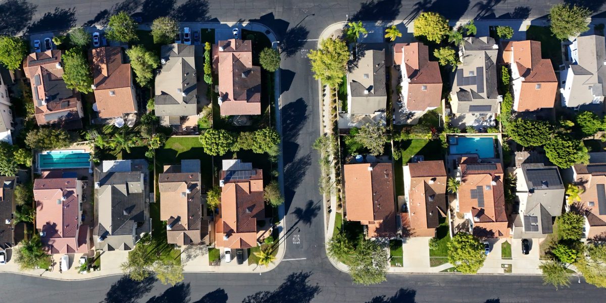 Mortgage rates are nearing 7%, delivering another blow to a housing market already losing buyers and facing stalled sales Mortgage rates are nearing 7%, delivering another blow to a housing market already losing buyers and facing stalled sales