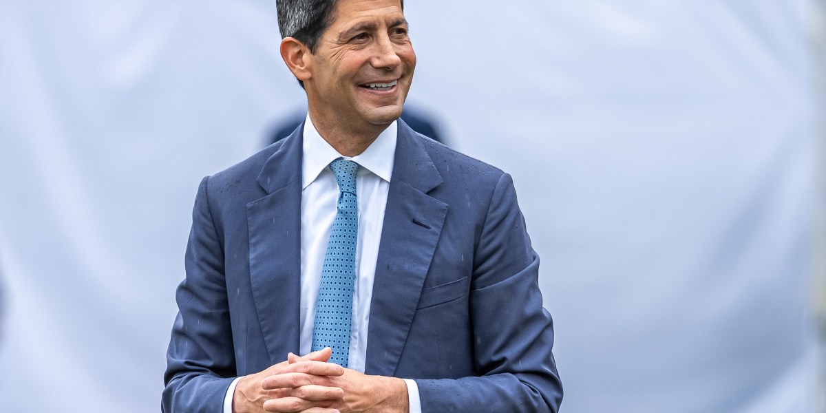 Fed Official May Be Forced to Raise Rates This Week Fed Official May Be Forced to Raise Rates This Week