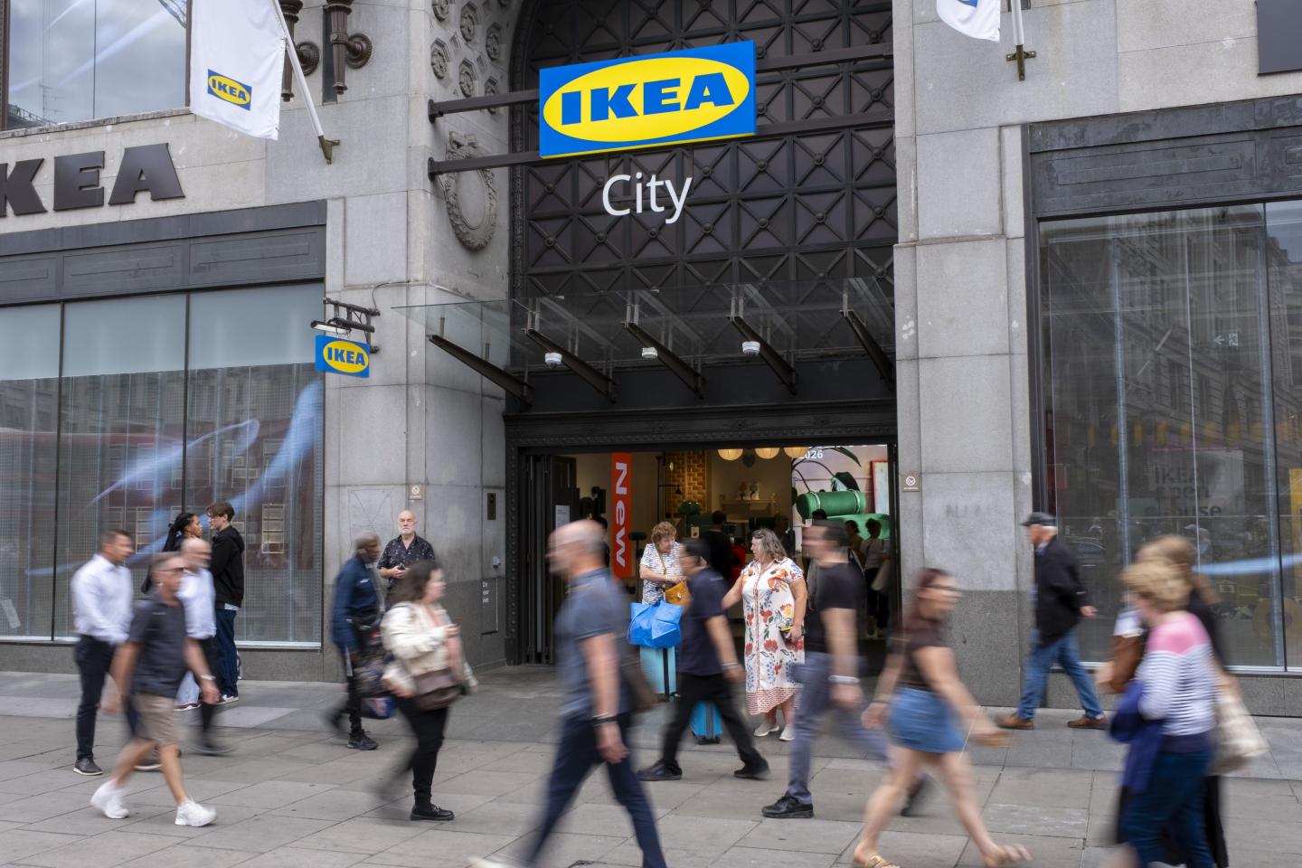 Photo of shippers in front of IKEA