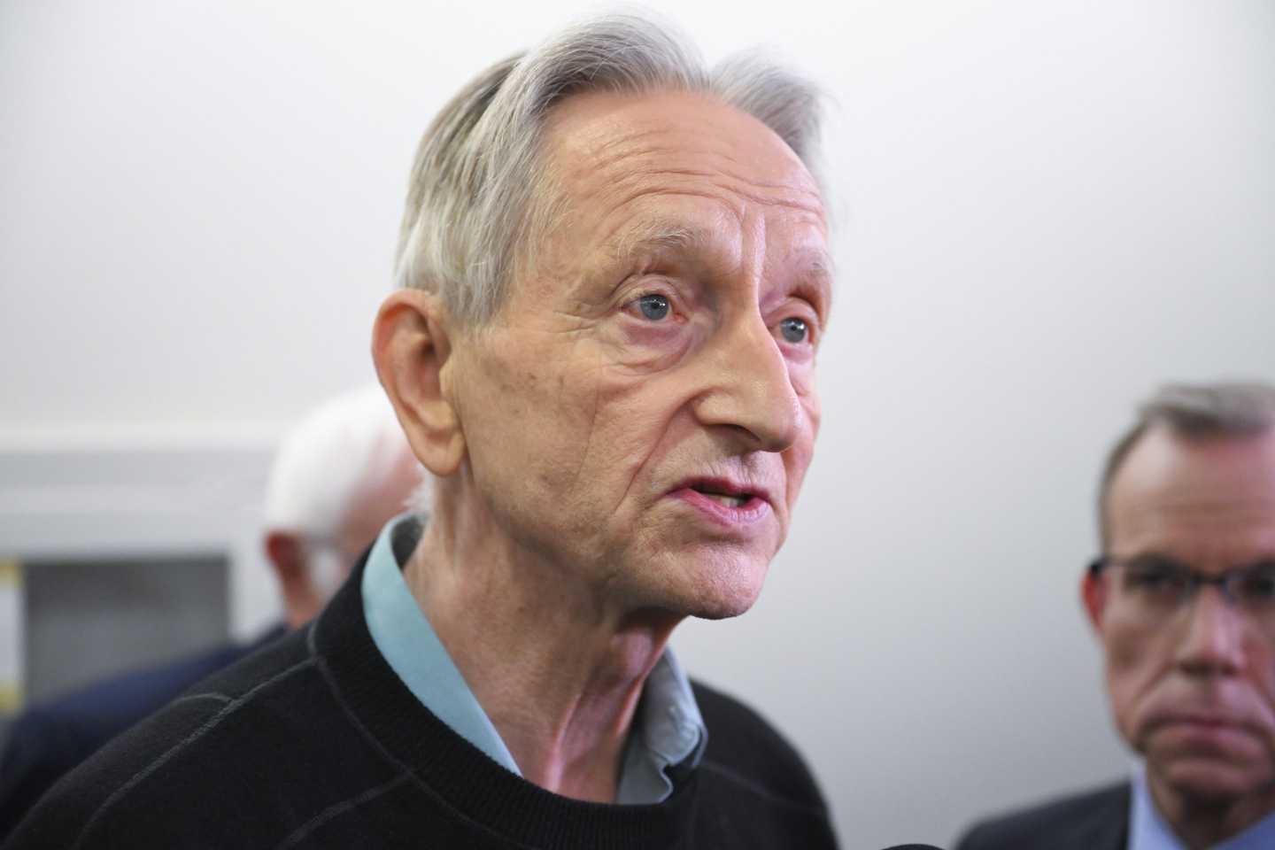 ‘Godfather of AI’ explains how humanity could end: Even without a bad actor, AI ‘may derive subgoals that cause it to want to get rid of people’