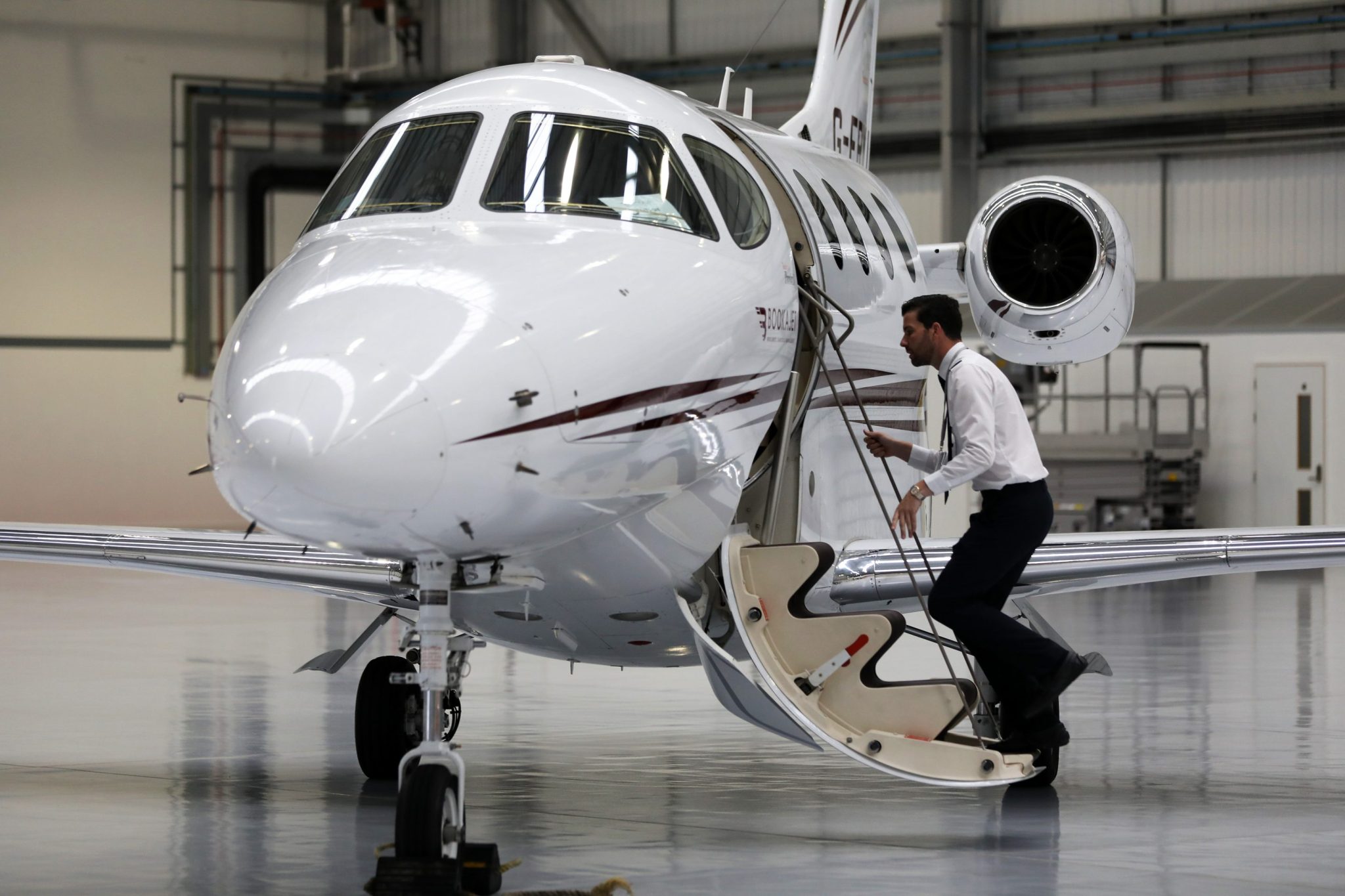 ‘We all chip in’: America’s $40 billion private jet boom is taking off, and taxpayers are helping billionaires foot the bill