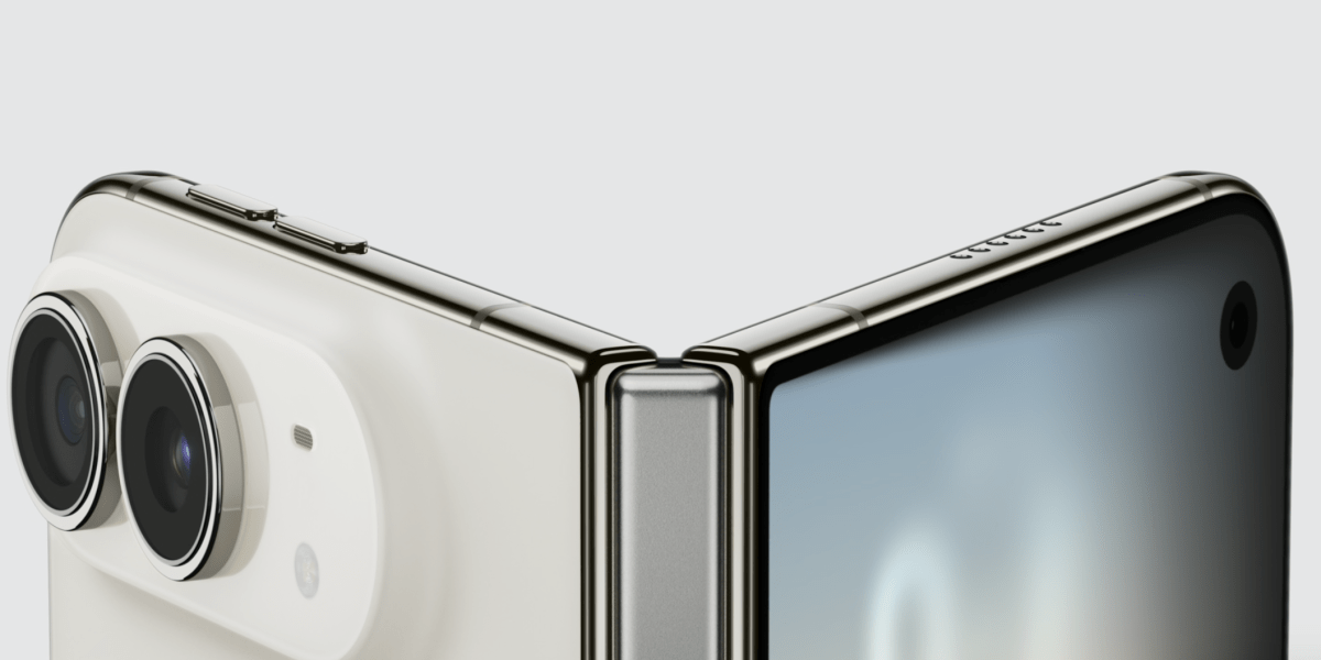 21 photos of Apple’s first-ever foldable iPhone