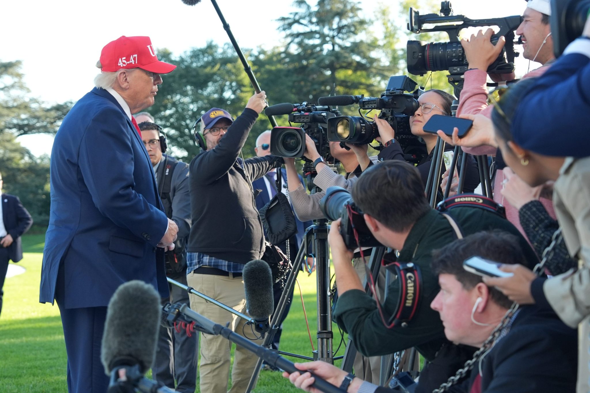 Trump says the U.S. is in ‘very deep discussions’ and will with speak ‘very soon’ with Putin over a possible plague case in Russia