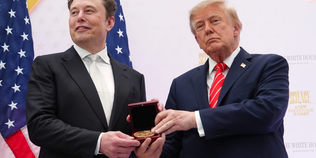 Trump, Musk, and GOP Officials Offer Mixed Messages on Ukraine Starshield Restrictions