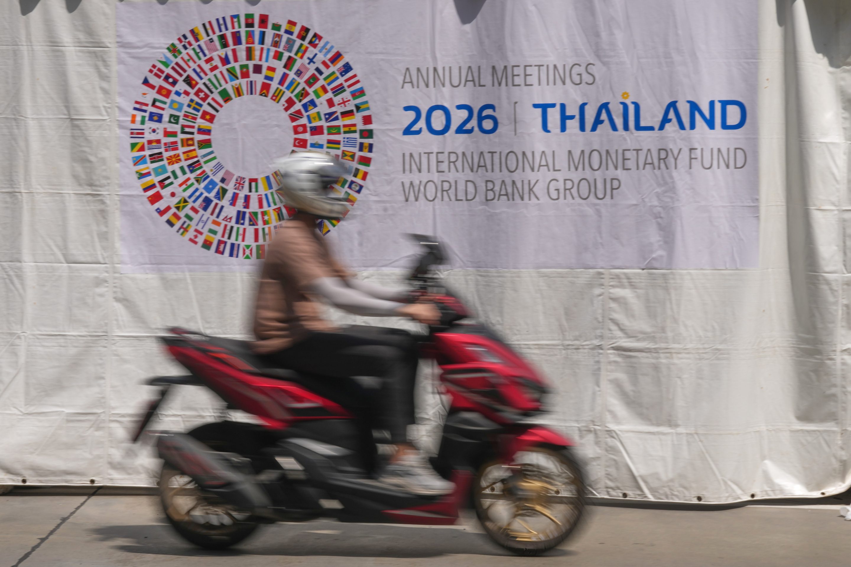fortune.com - Elaine Kurtenbach - Just 32 countries account for 95% of global economic growth, IMF warns