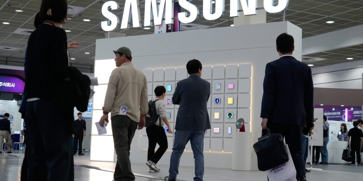 Samsung’s AI Chip Windfall Hits Record Heights, but Risks Linger