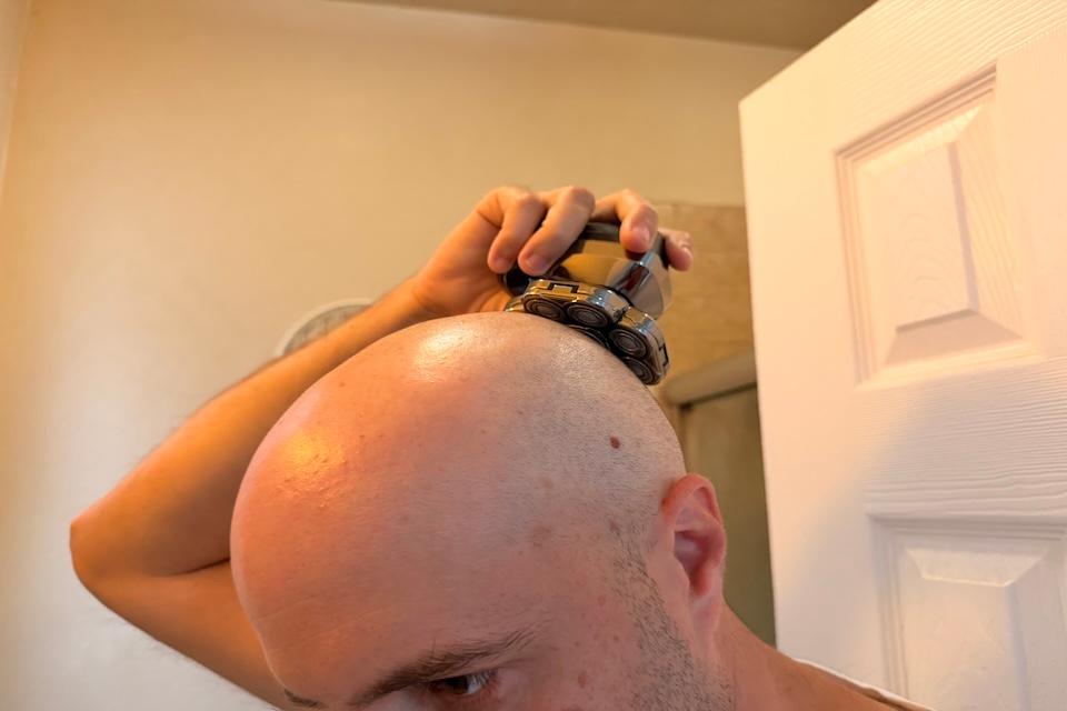 Our tester with the best head shaver for men