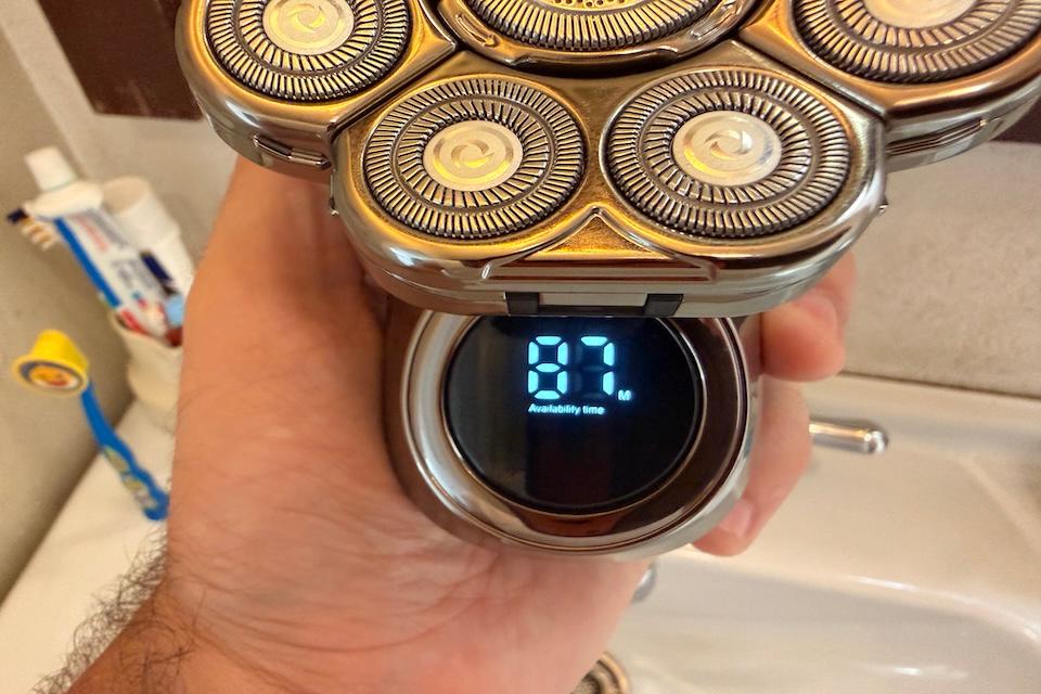 Our tester with the best head shaver for men