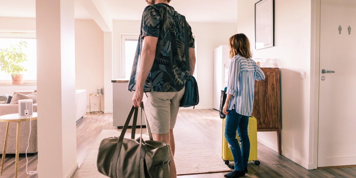 Airbnb guests no longer have to wash dishes or strip beds. Furious hosts are threatening to boycott and raise cleaning fees Airbnb guests no longer have to wash dishes or strip beds. Furious hosts are threatening to boycott and raise cleaning fees