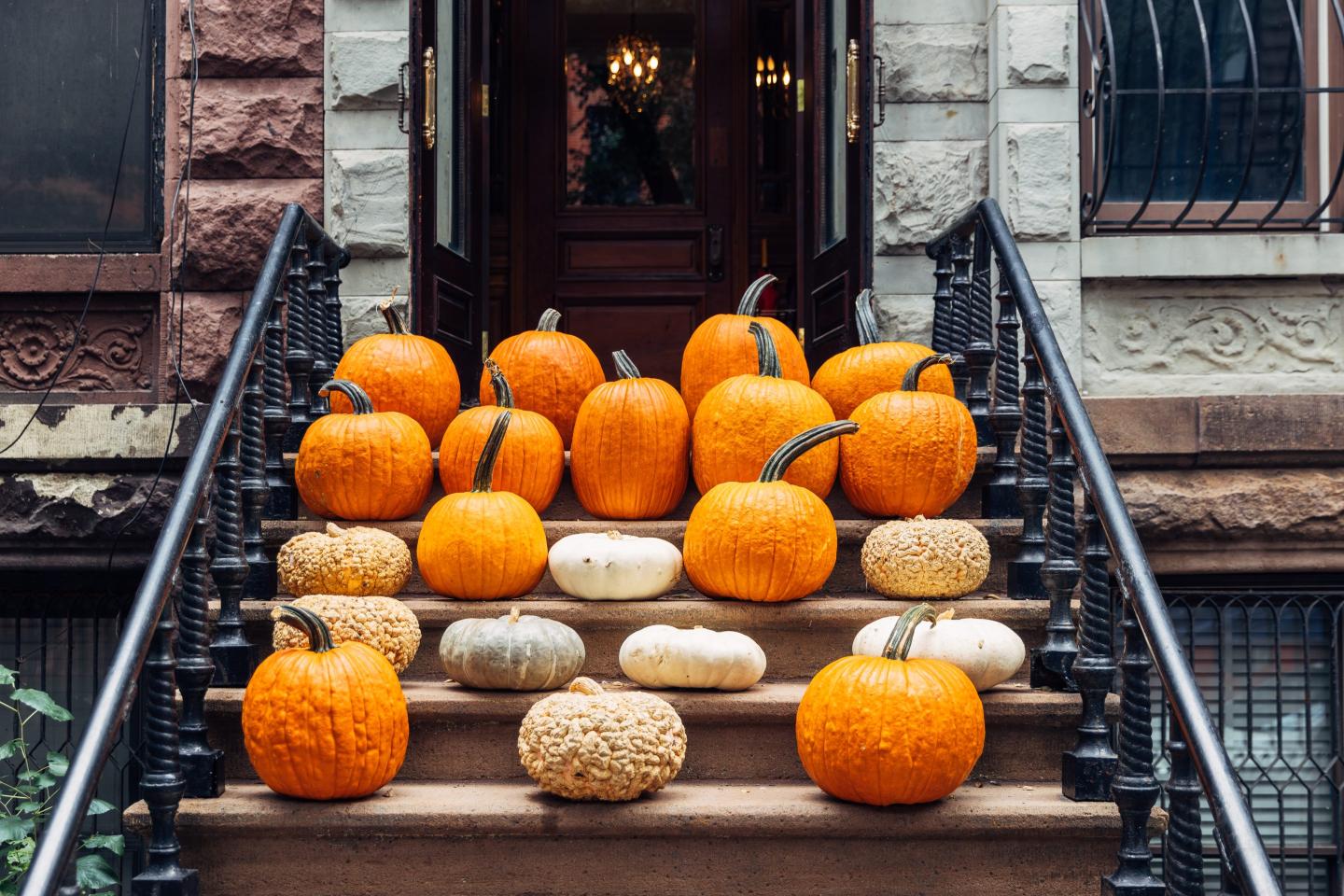 Americans are shelling out to decorate for Halloween.