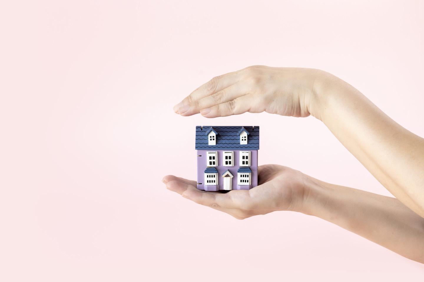 15 homeowners insurance discounts that might help lower your premium