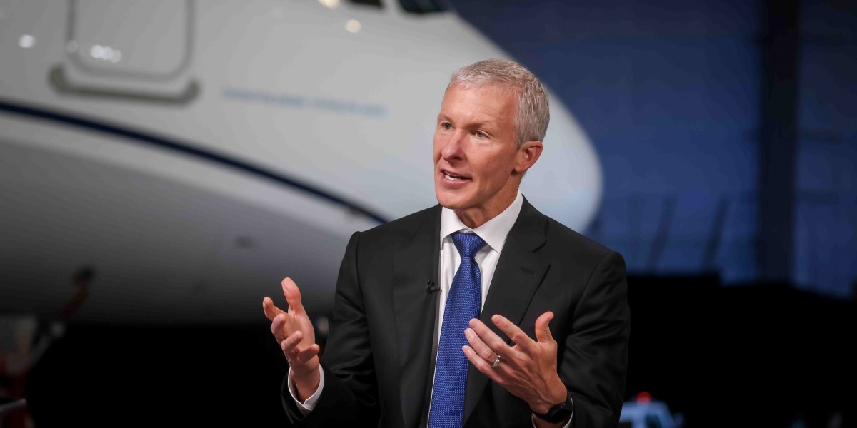 United Airlines CEO—who made $32 million last year—calls for a national wealth tax and a near-100% inheritance tax: ‘I would pay them’
