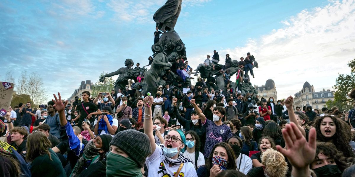 Banks in France could collapse because ‘widening riots can cause deposit flight,’ analysts warn
