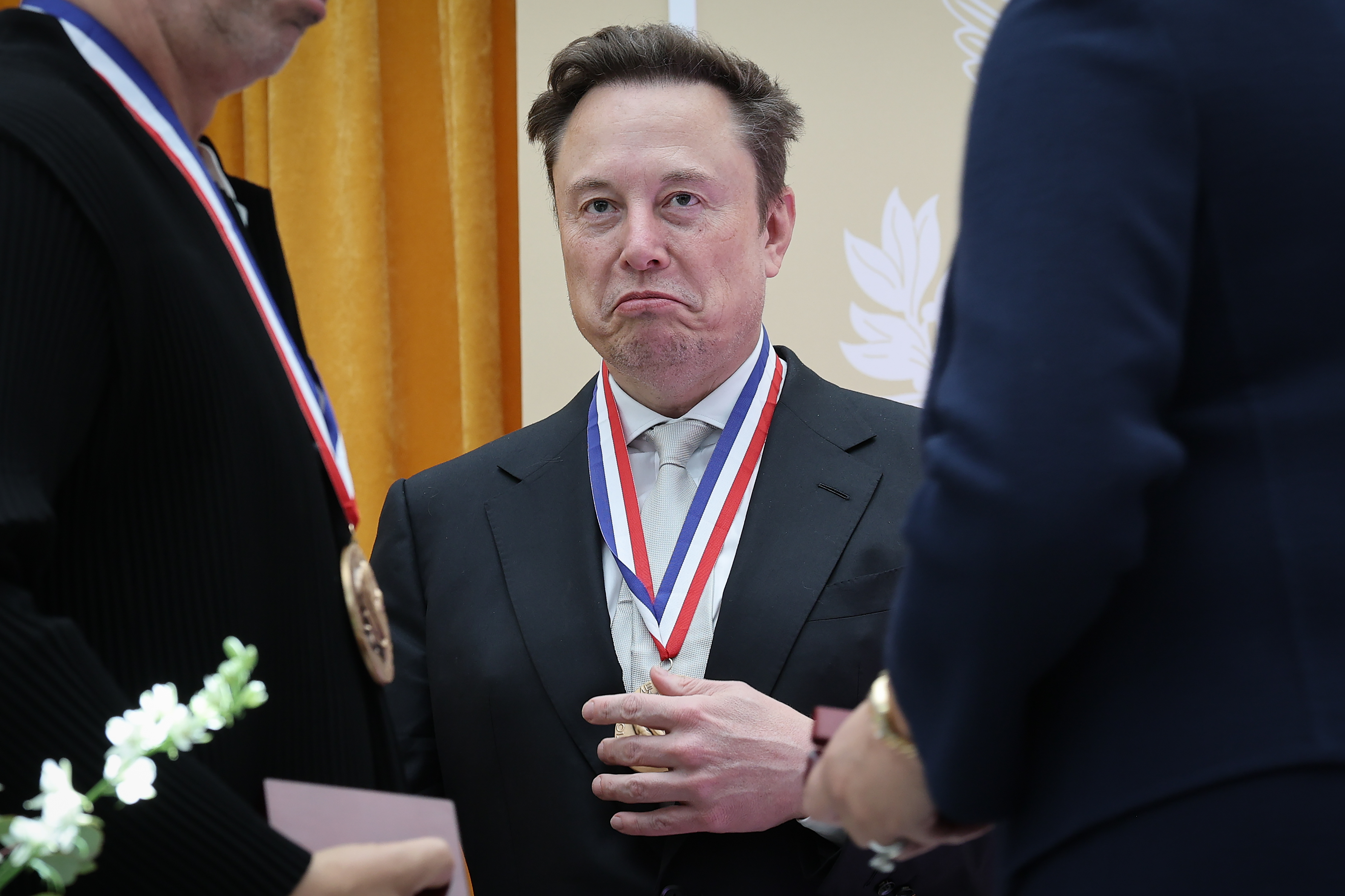fortune.com - Shawn Tully - Elon Musk's dream merger is a nightmare for SpaceX shareholders