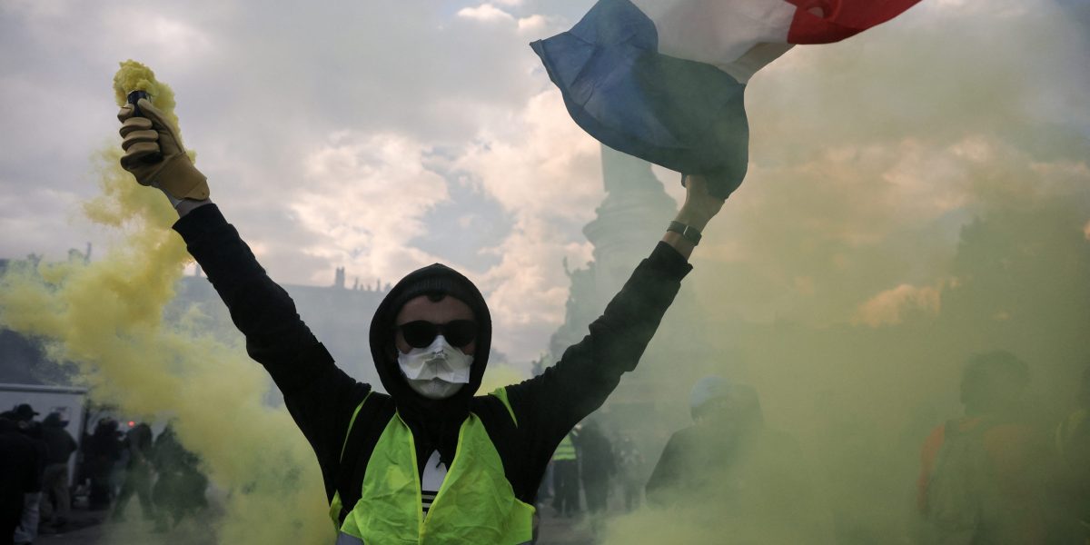 France’s latest debt warning describes a country where governance is breaking down