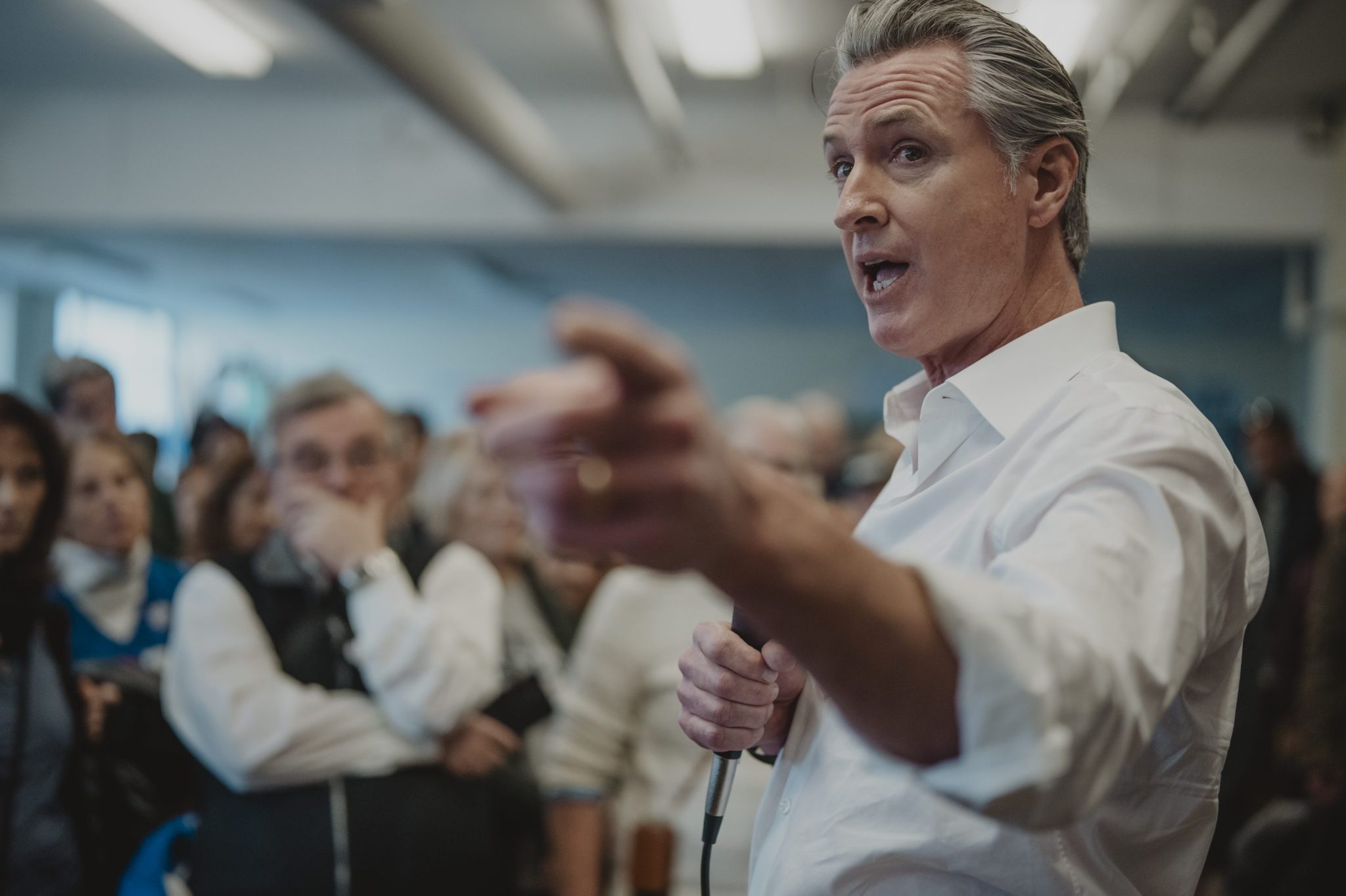 Newsom agrees smart glasses need privacy rules—just not the ones California lawmakers wrote