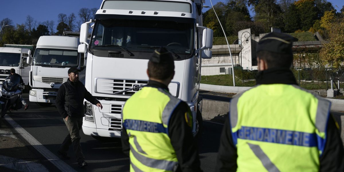 Thieves stole Nvidia-branded truck filled with sand—but it’s part of 0 million AI theft problem