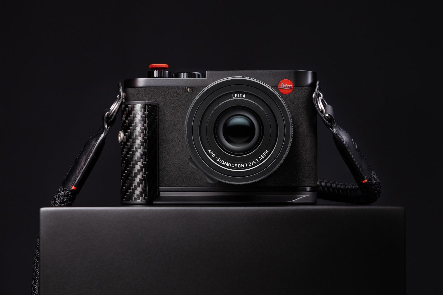Leica is teaming up with F1 to create a carbon fiber camera.