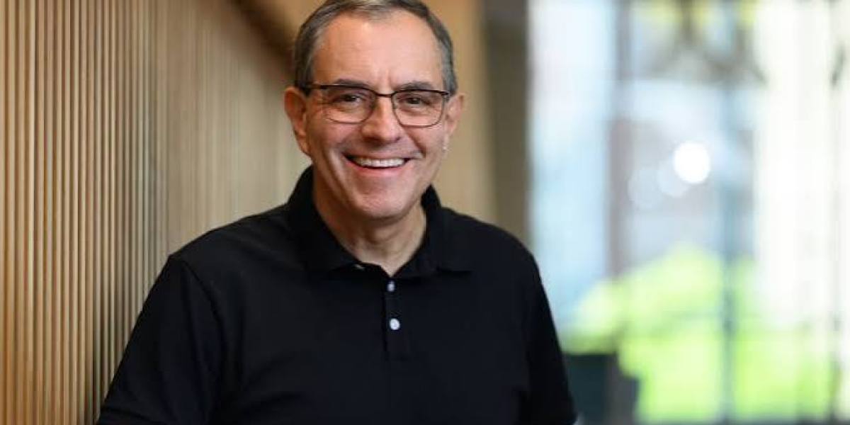 The economist behind the ‘China shock’ says AI is a paradoxical  ‘skill-disequalizer’ for Gen Z workers